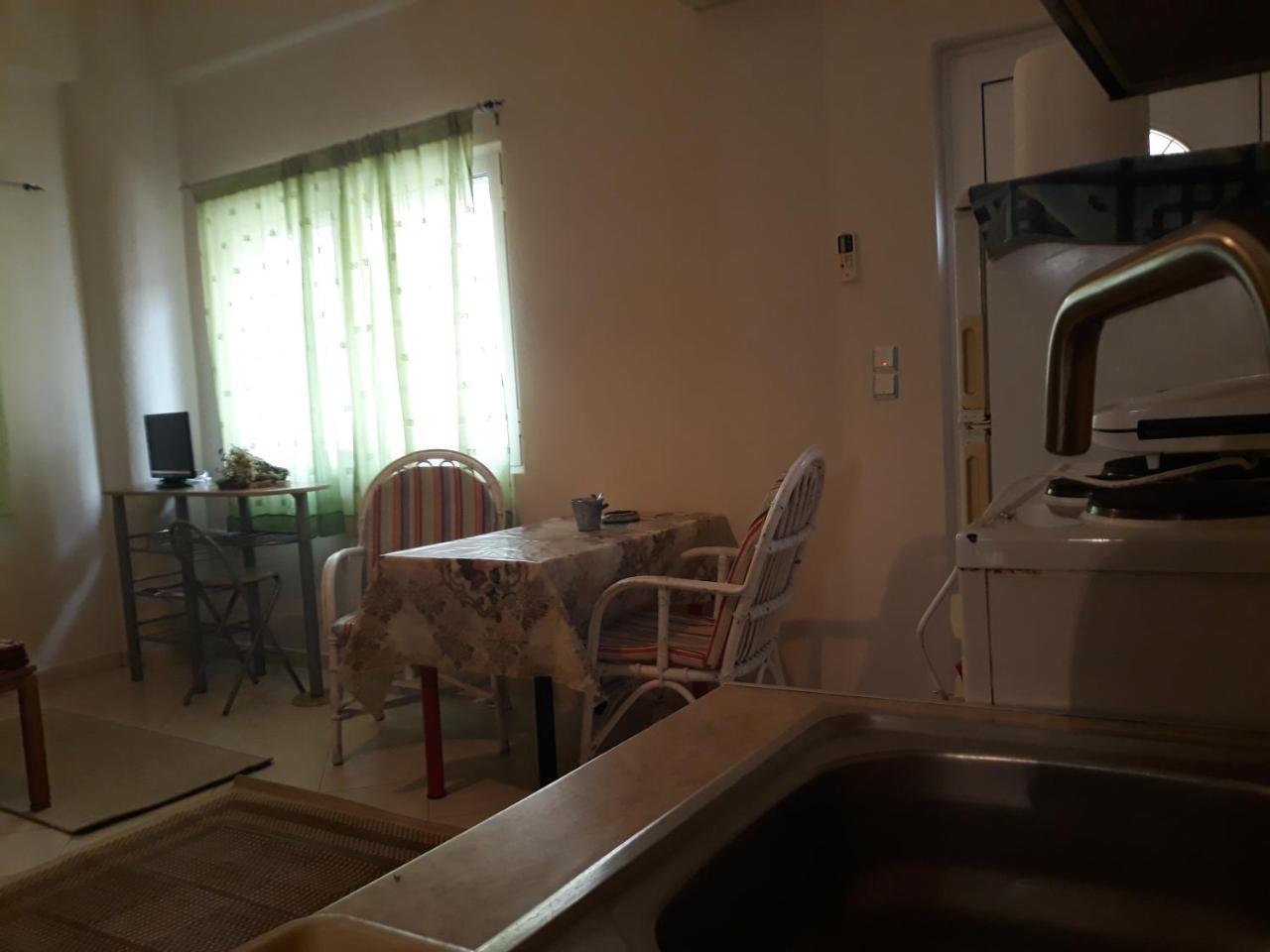 Cozy Apartment In The Center Of Aighion Achaia - Ground Floor - Ισόγειο Στουντιο Egio Exterior foto